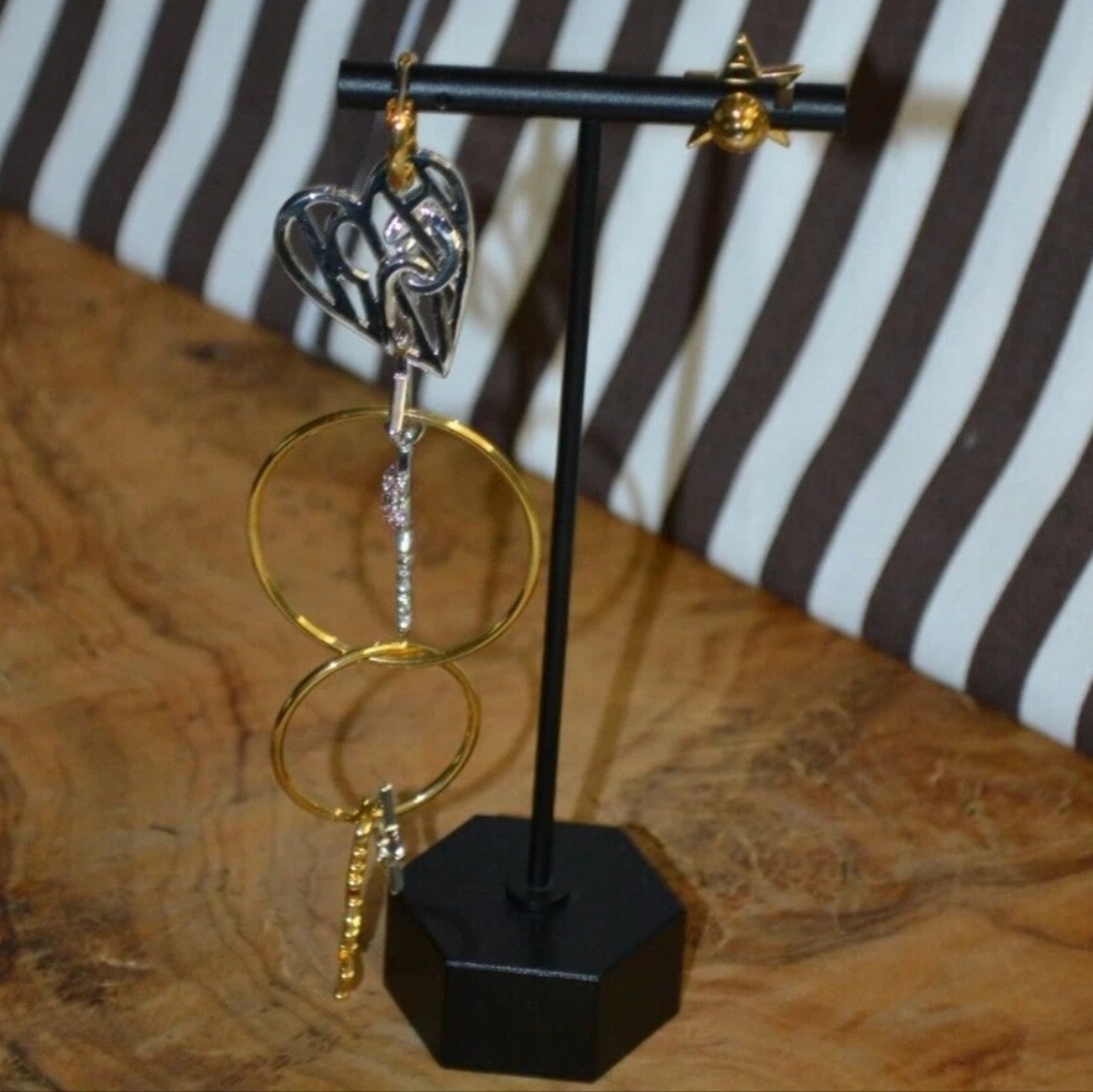 NWOT Henri Bendel Script I Love Henri Mismatched Drop Earrings - Picture 4 of 4